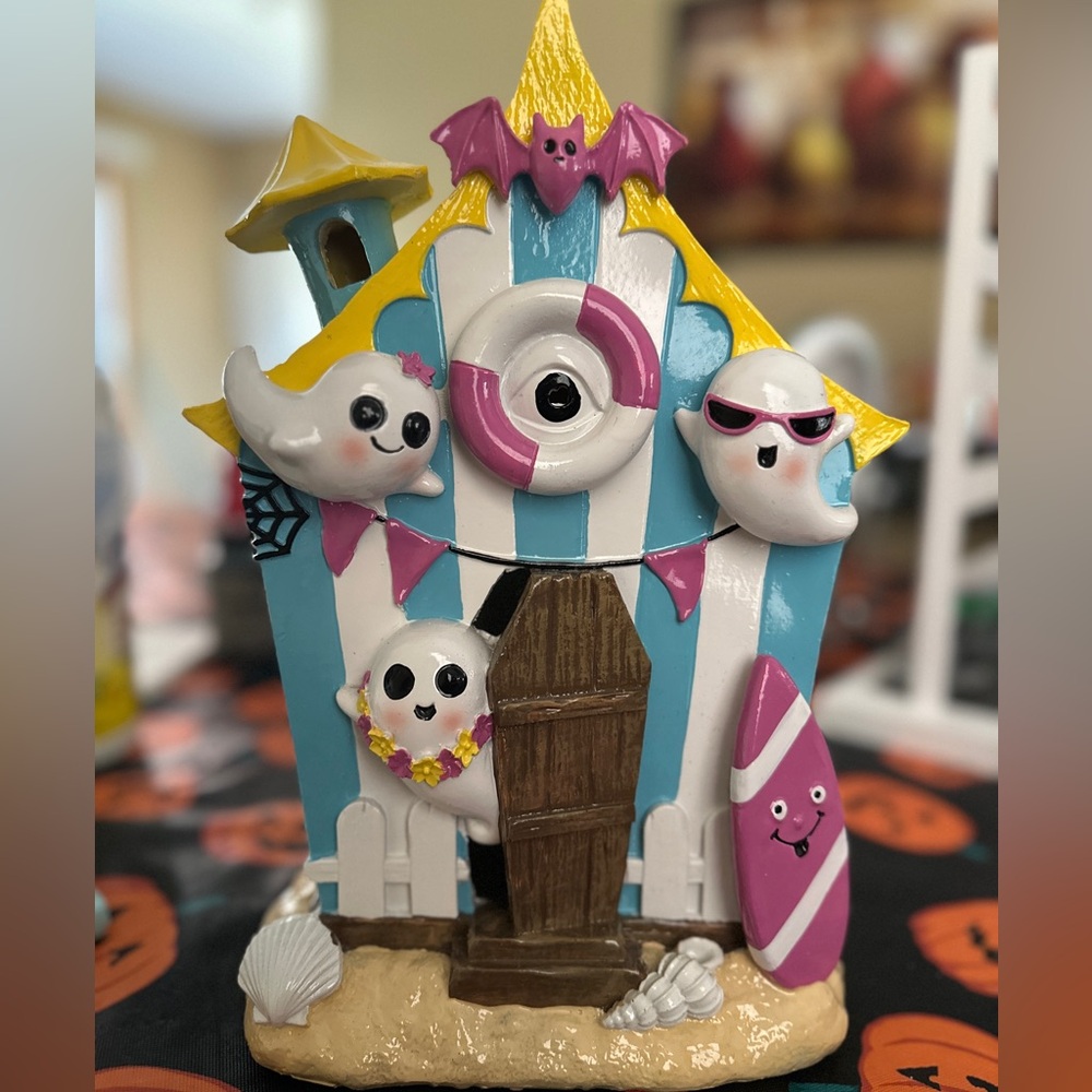 Sumerween Lighted Ghost Beach-house